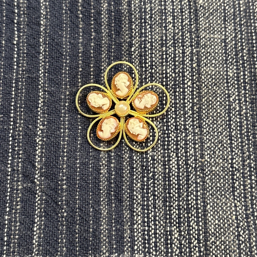 Vintage Danecraft Cameo Floral Brooch Gold Filled